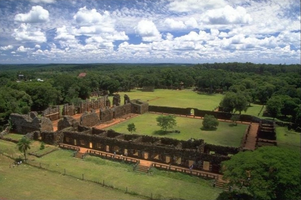 Minas de Wanda y Ruinas de San Ignacio