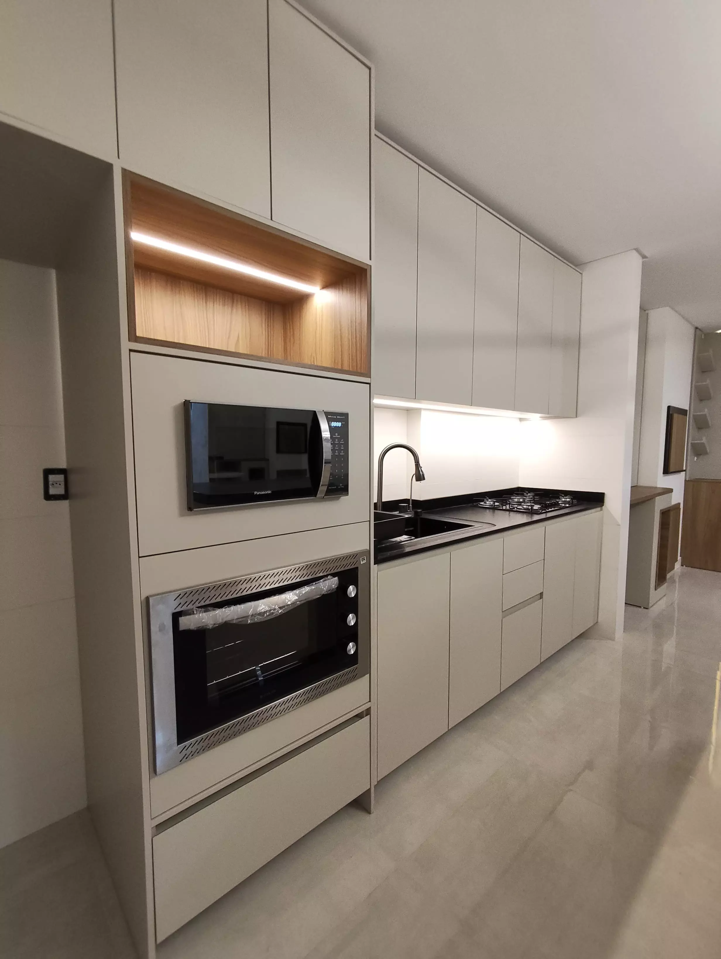 Amoblamiento de cocina a medida, aprovechamos cada rincon para poder obtener la mayor funcionalidad.